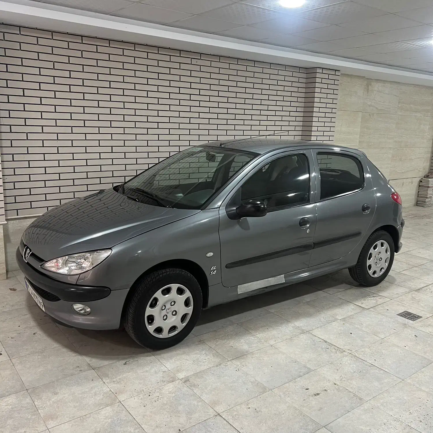 ۲۰۶ مدل ۹۸|خودرو سواری و وانت|لاهیجان, شیشه گران|دیوار