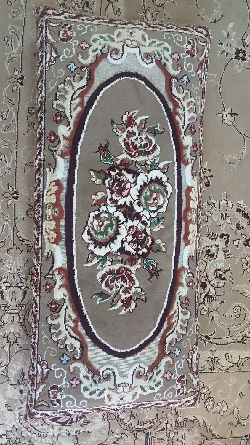 یک جفت پشتی نو|پشتی|فردوس (خراسان), |دیوار