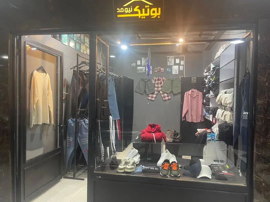 فروش لباس مردانه و ویترین به صورت یکجا|فروشگاه و مغازه|ایلام, |دیوار