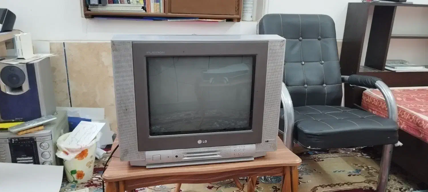 تلویزیون 21 اینچ JVC و تلویزیون 15 اینچ LG|تلویزیون و پروژکتور|شیراز, نصر|دیوار