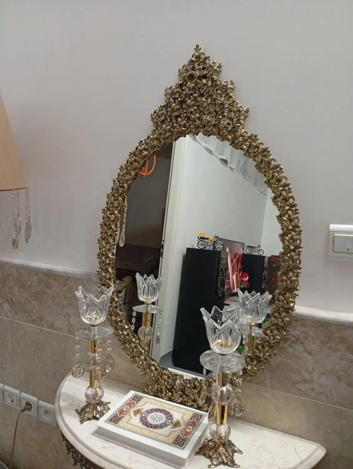 آینه و شمعدان|آینه|قم, سید معصوم|دیوار