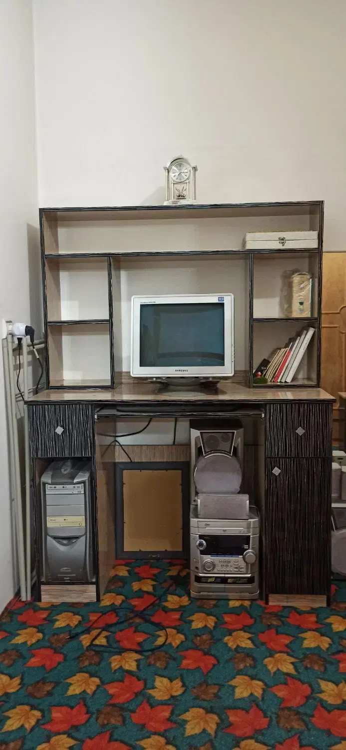 میز کامپیوتر و تحریر دستساز.تمام ام دی آف(هایگلاس)|میز تحریر و کامپیوتر|رشت, بیجارپس|دیوار