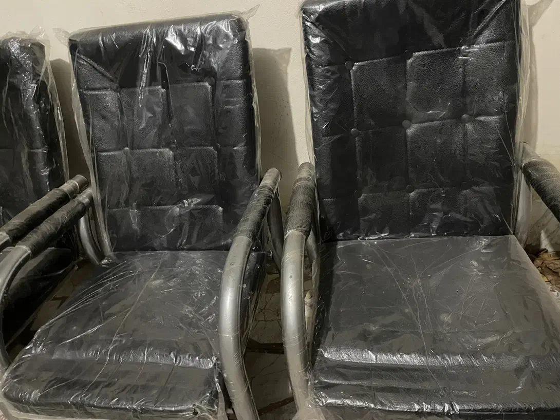 صندلی در حد نو|مبلمان اداری|فومن, |دیوار