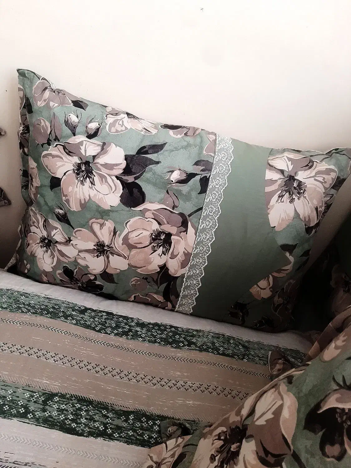 پذیرش دوخت|رختخواب، بالش، پتو|میاندوآب, |دیوار