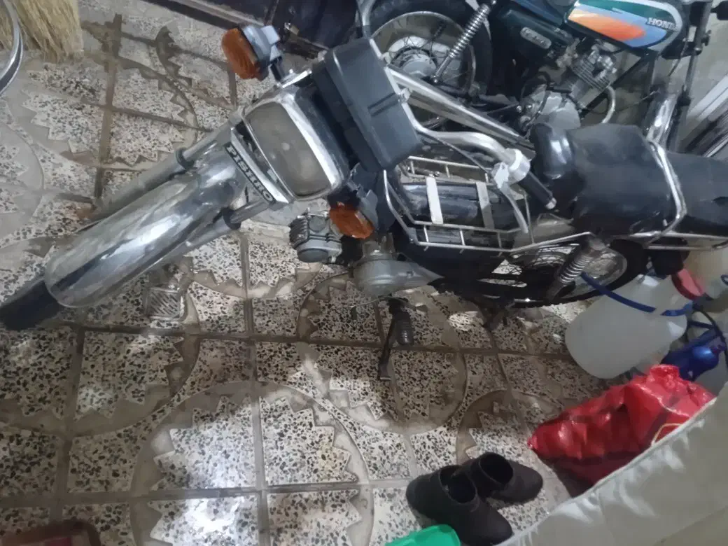 هوندا 70|موتورسیکلت|اقبالیه, |دیوار