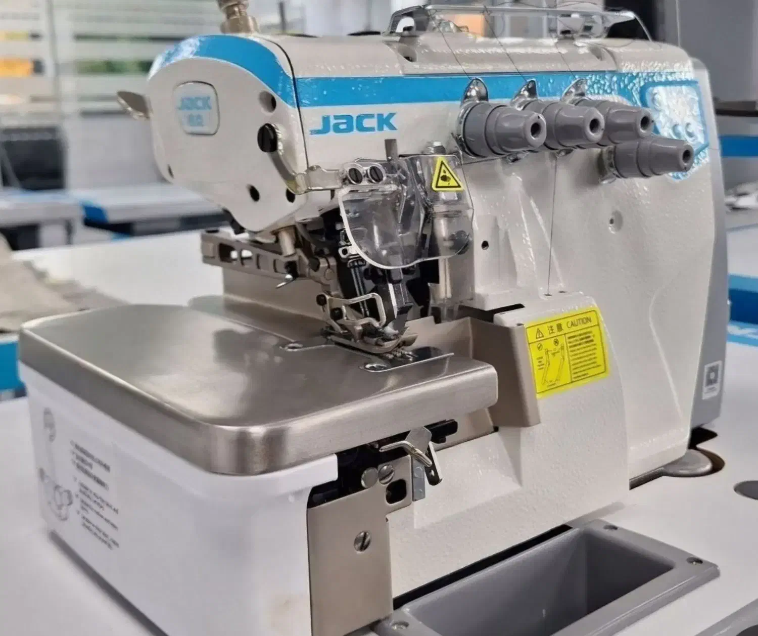 چرخ سردوز ۵ نخ e4s جک|چرخ خیاطی و ریسندگی|اهواز, کوروش|دیوار