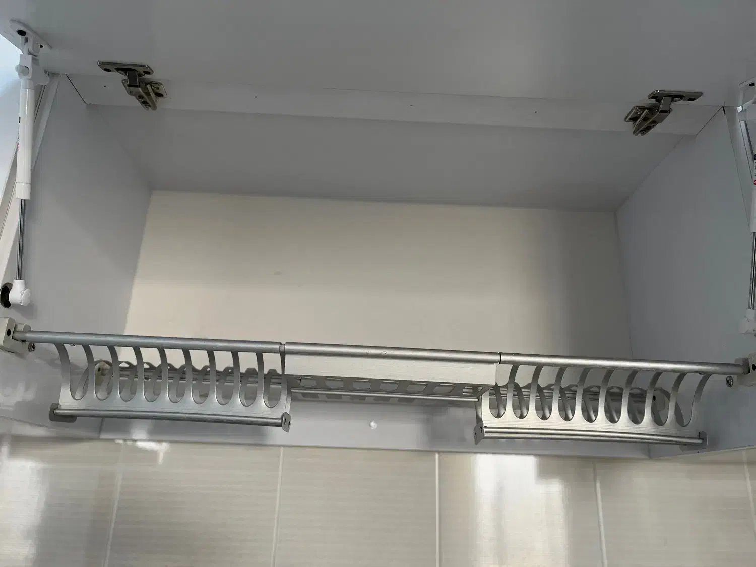 ابچکان آلومینیومی اصل|آب‌چکان و نظم‌دهنده ظروف|صدرا-فارس, فاز ۱|دیوار