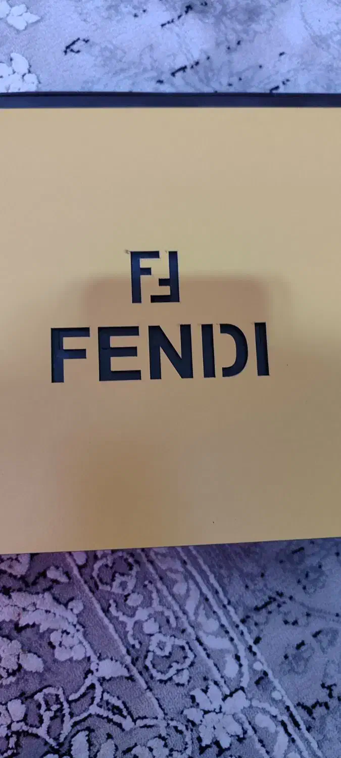 ست مارک فندی|کیف، کفش، کمربند|پرند, فاز ۵|دیوار