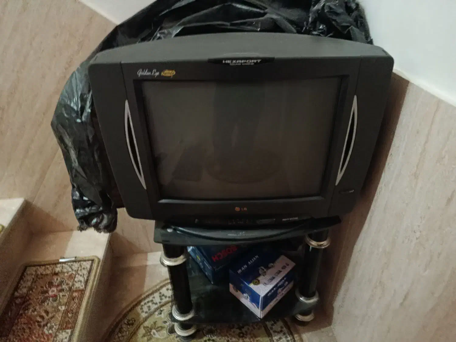 تلویزیون ۲۱ اینچ همراه با میز|تلویزیون و پروژکتور|سنندج, |دیوار