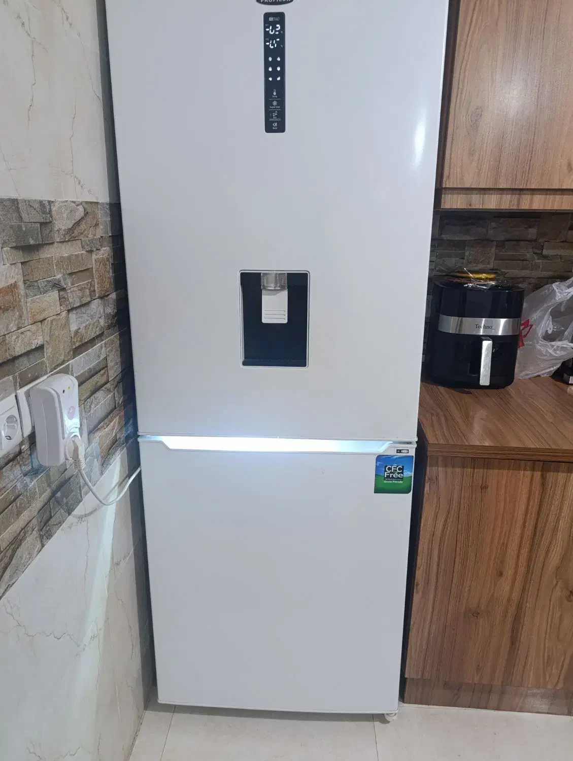 یخچال و فریزر بالا و پایین|یخچال و فریزر|ساری, |دیوار