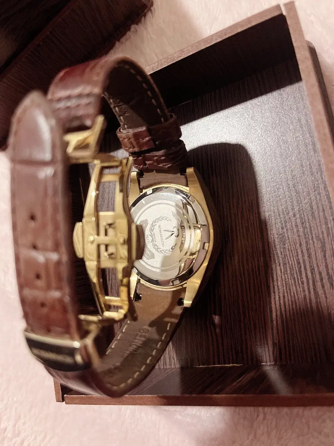 ساعت در حد نو و اصل قیمت ۸ میلیون|ساعت|تهران, الهیه|دیوار