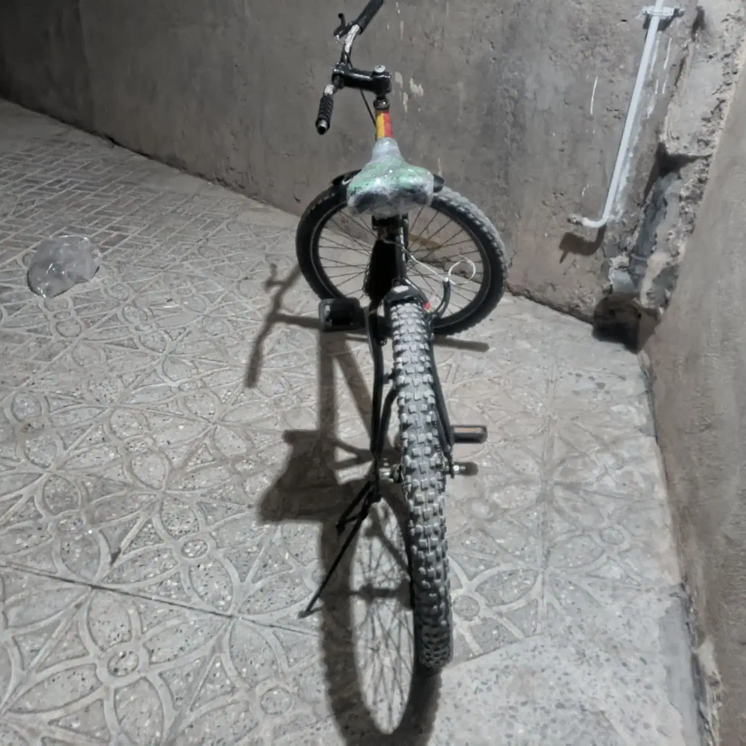 دوچرخه ۲۶|دوچرخه، اسکیت، اسکوتر|خاش, |دیوار