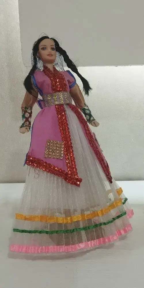 عروسک با لباس محلی بسیار زیبا|اسباببازی بچه|قرچک, باقرآباد|دیوار