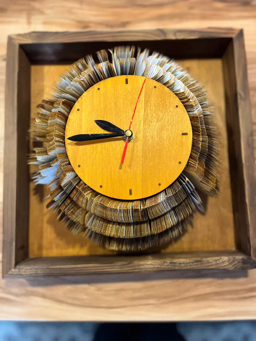 ساعت دیواری و آباژور طرح کتاب و کاغذ|ساعت دیواری و تزئینی|قزوین, |دیوار