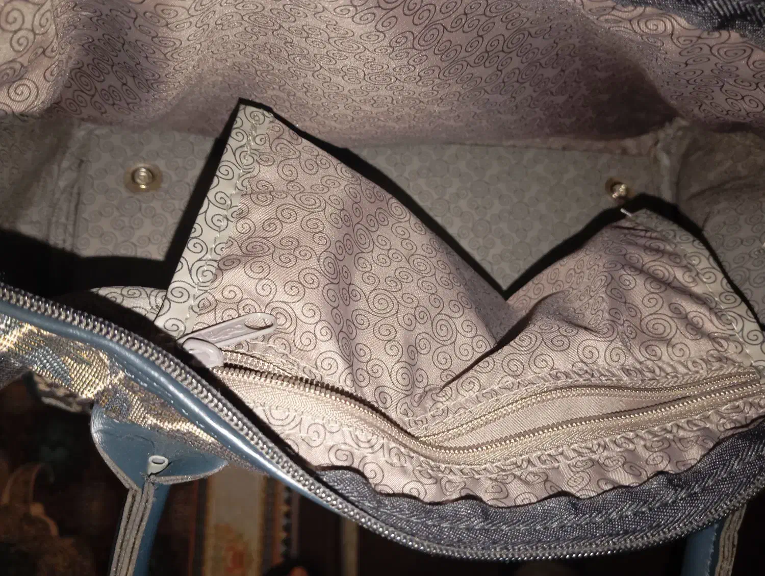 ساک مسافرتی|کیف، کفش، کمربند|چالوس, |دیوار