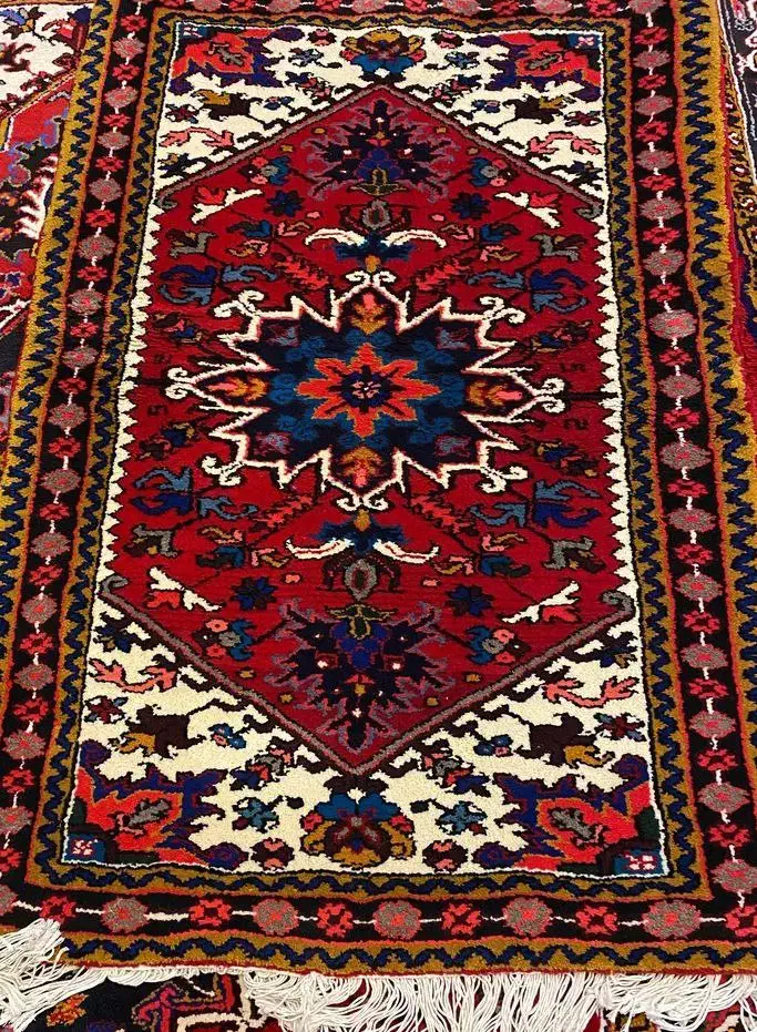 فرش دست بافت زرنیم۱ونیم در یک|فرش|تبریز, |دیوار