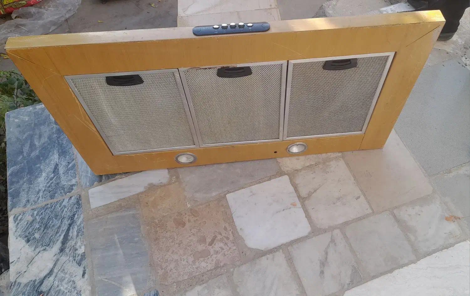 هود بیمکث|هود|زرین دشت (همدان), |دیوار