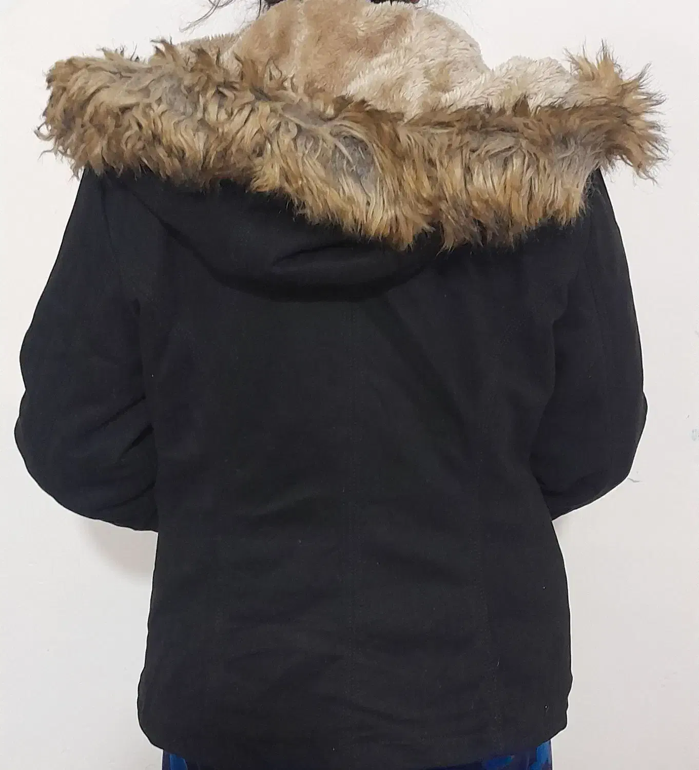 دو عدد کاپشن کاملا سالم خز دار|لباس|قدس, شهر‌قدس|دیوار