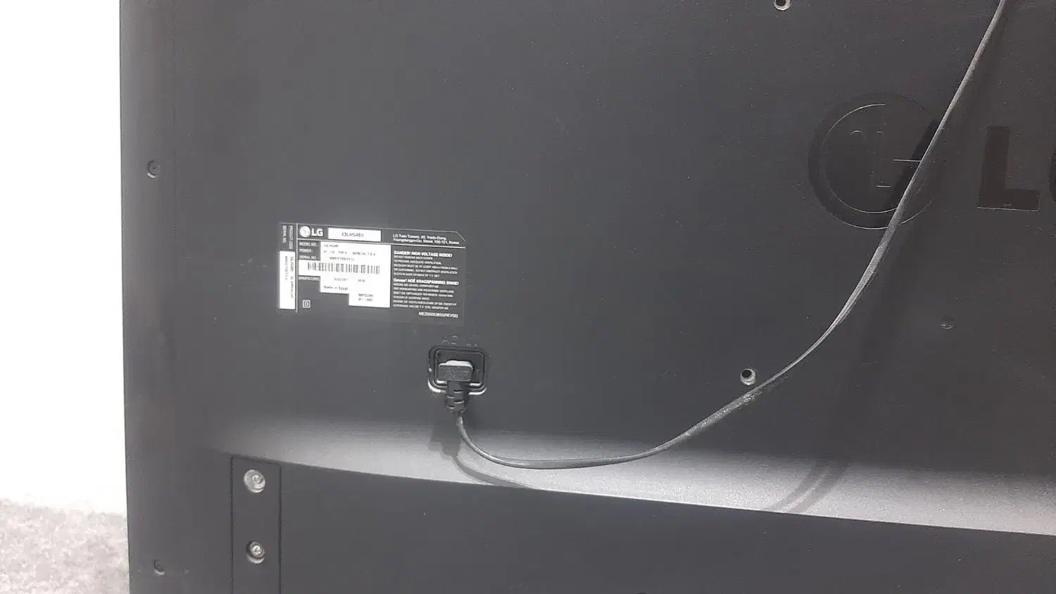 تلویزیون۴۳اینج ال جی اصل‌ کره/باکلی لوازم اضافه|تلویزیون و پروژکتور|نهاوند, |دیوار
