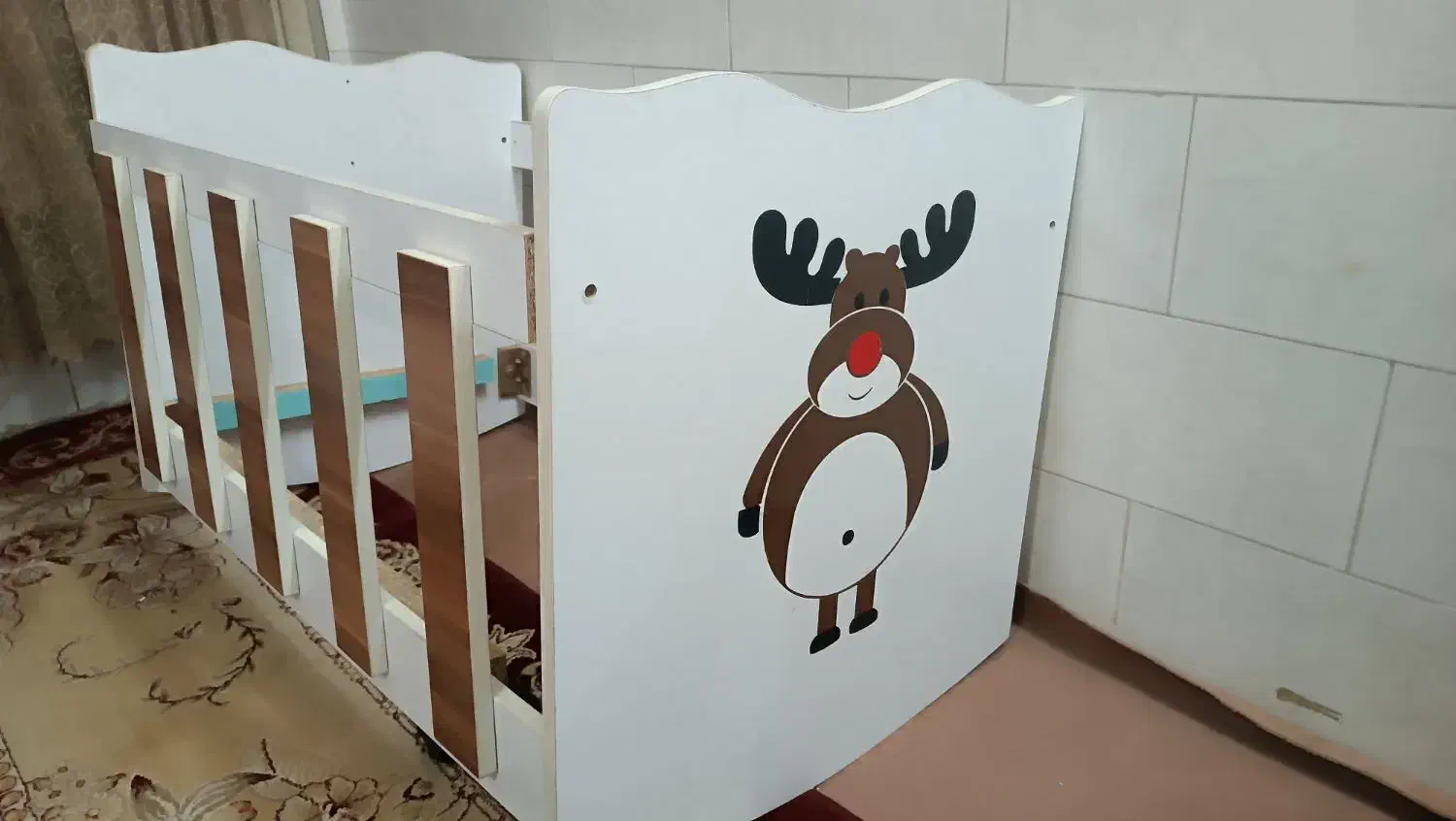 تخت بچه و نوزاد|تخت و صندلی بچه|یزد, |دیوار