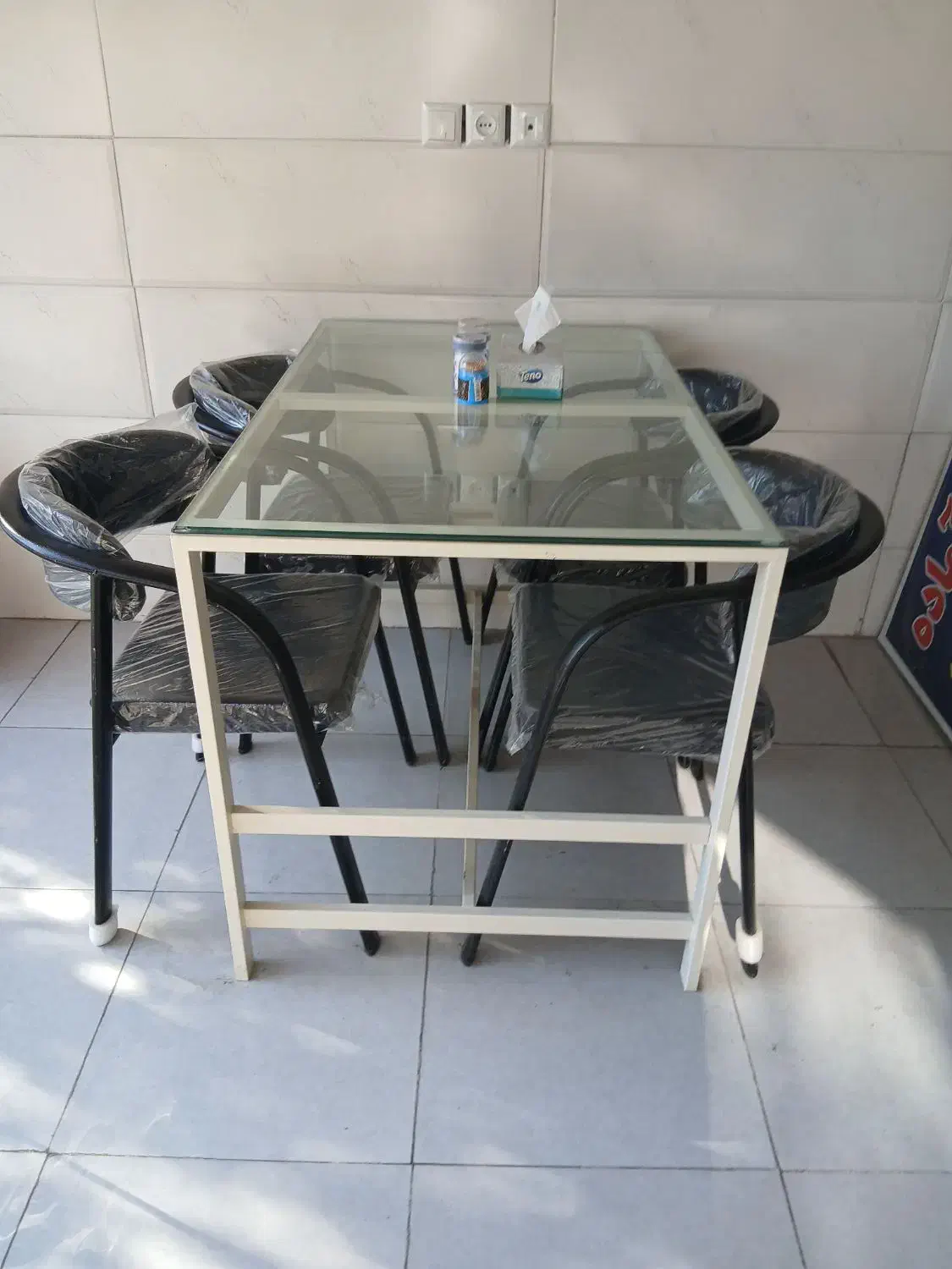 میز و صندلی|میز و صندلی غذاخوری|سلماس, |دیوار