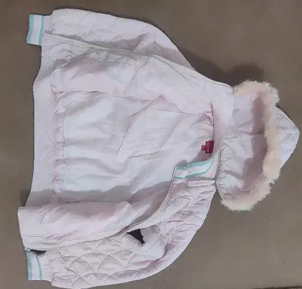 کاپشن دخترانه|لباس|کبودرآهنگ, |دیوار