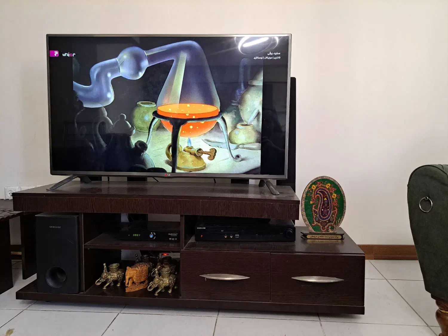 میز تلوزیون ام دی اف|میز تلویزیون|پرند, فاز ۳|دیوار