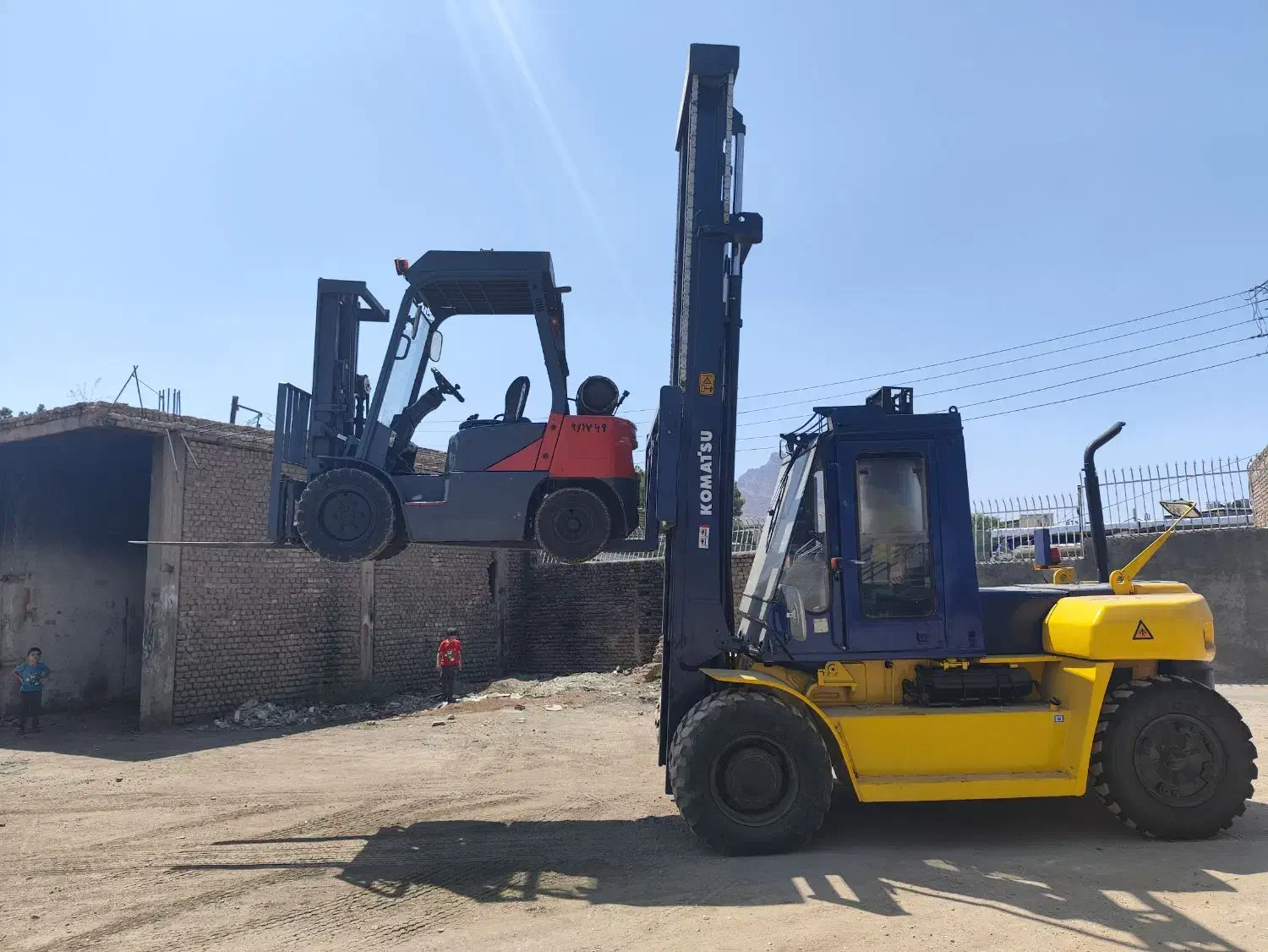 خدمات لیفتراک تخصصی با مشاوره رایگان|خدمات پیشه و مهارت|اصفهان, دهنو|دیوار