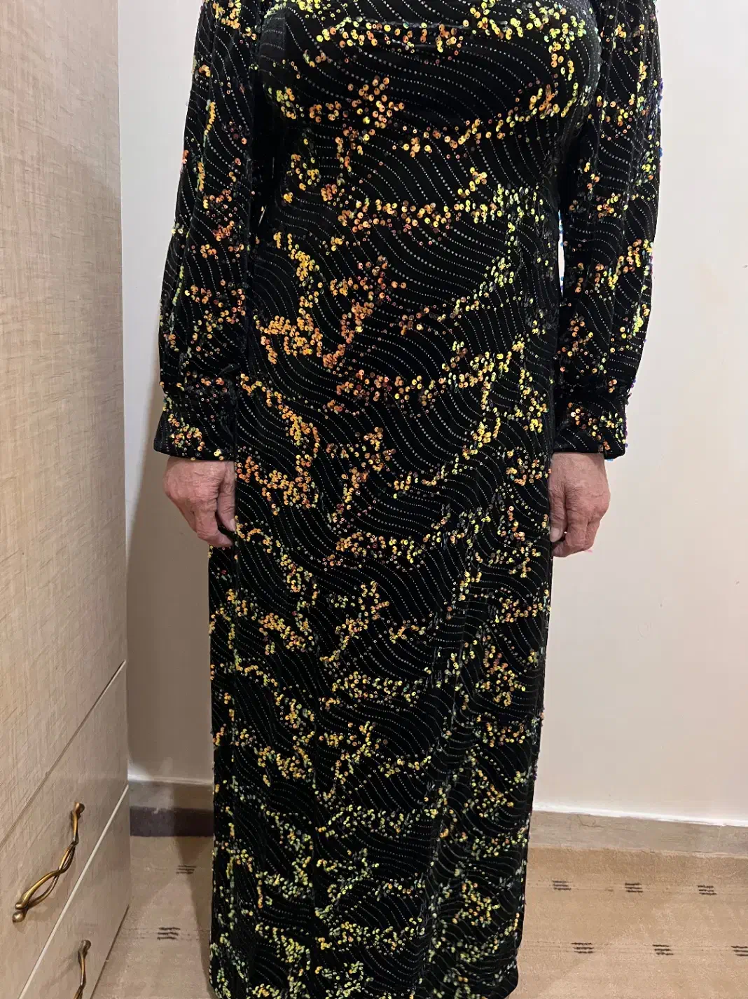 لباس مجلسی پوشیده نشده|لباس|پارس‌آباد, |دیوار