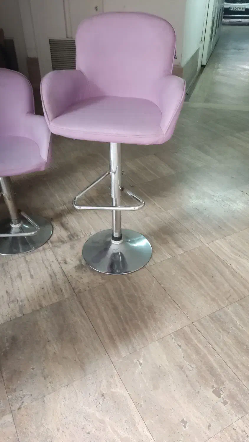 صندلی لاکچری داری اهرم بالا و پایین رونده|صندلی و نیمکت|رشت, پستک|دیوار