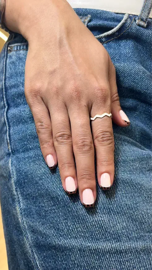 ترمیم ناخن و لمینت (استریل با دستگاه پزشکی فور)|خدمات آرایشگری و زیبایی|رشت, بوسار|دیوار