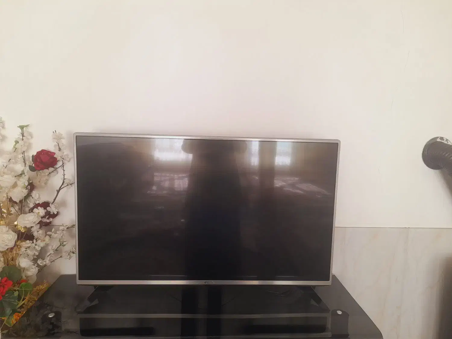 تلوزیون ال جی کاملا تمیز ۴۳اینچ|تلویزیون و پروژکتور|قائن, |دیوار