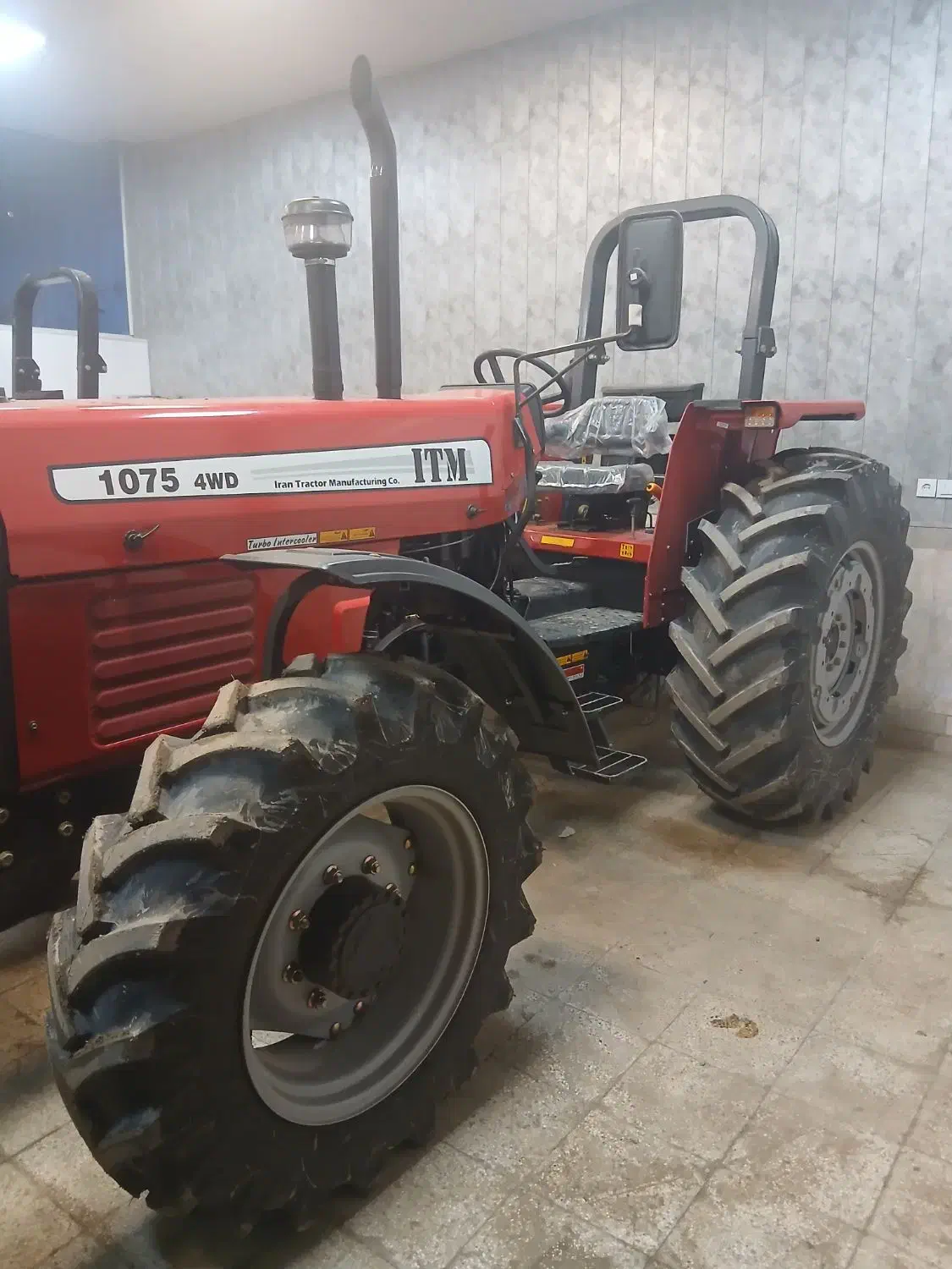 تراکتور|خودرو سنگین|طاغنکوه, |دیوار