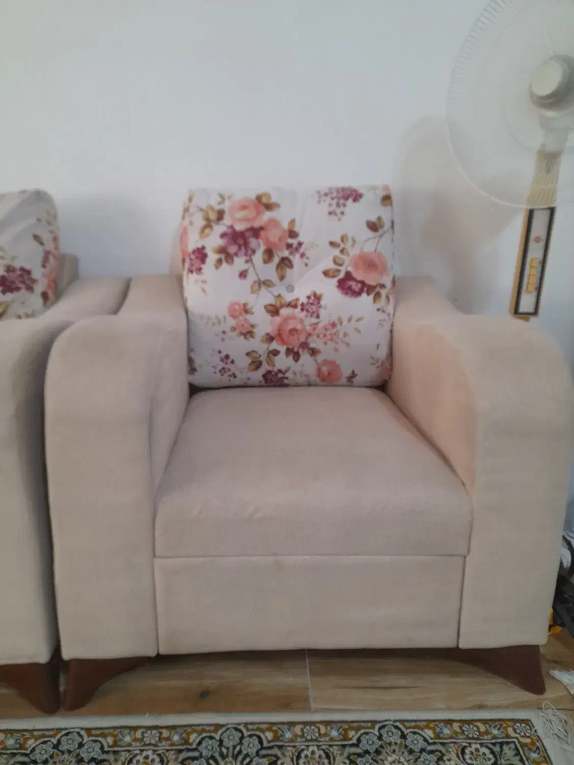 راحتی هفت نفره|مبلمان خانگی و میز عسلی|رشت, حومه رشت|دیوار