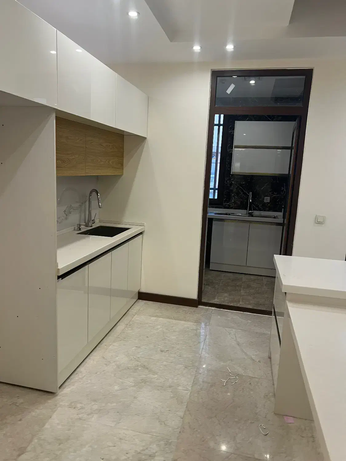 کابینت مدرن های گلاس نو|مصالح و تجهیزات ساختمان|یزد, |دیوار