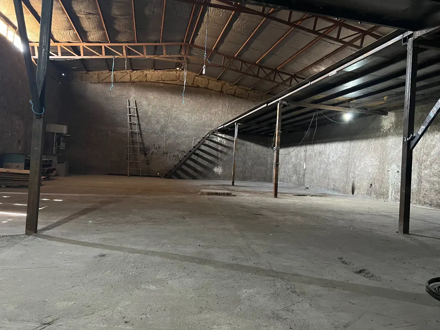 اجاره سوله ۵۰۰ متری|اجارهٔ دفتر صنعتی، کشاورزی، تجاری|کرمان, |دیوار