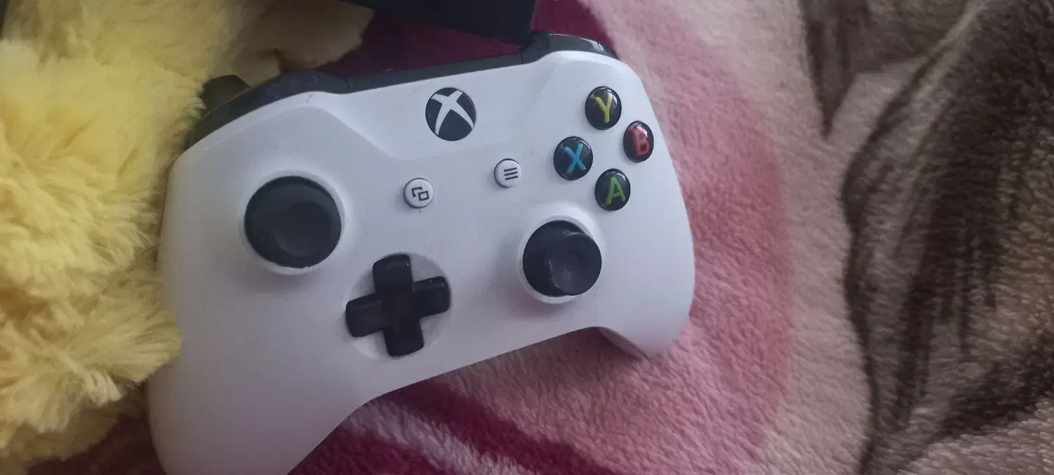 x box one s 1TB|کنسول، بازی ویدئویی و آنلاین|مشهد, کوی سیدی|دیوار