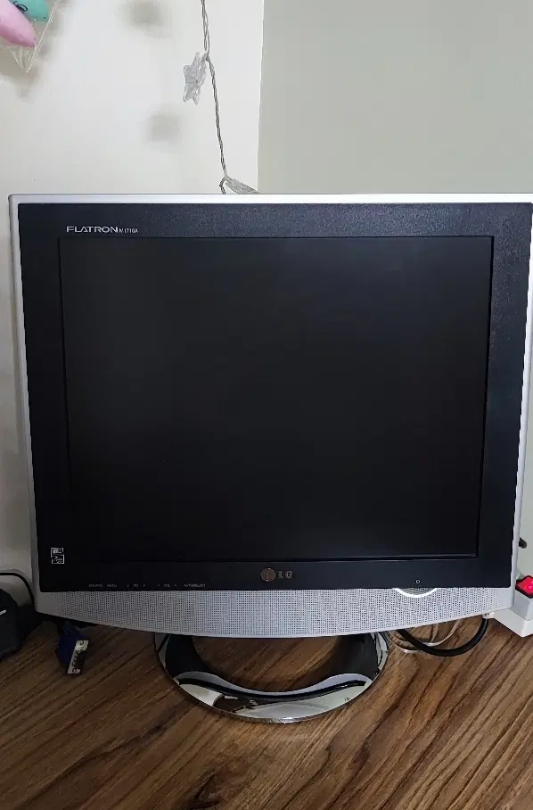 مانیتور LG|قطعات و لوازم جانبی رایانه|تهران, نظامآباد|دیوار