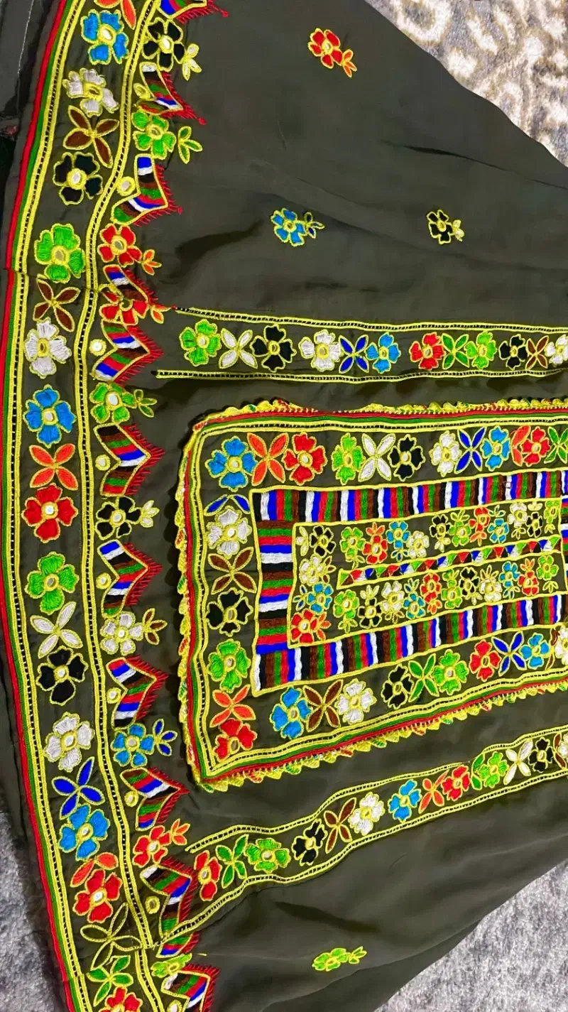 لباس بلوچی تمیز|لباس|بمپور, |دیوار