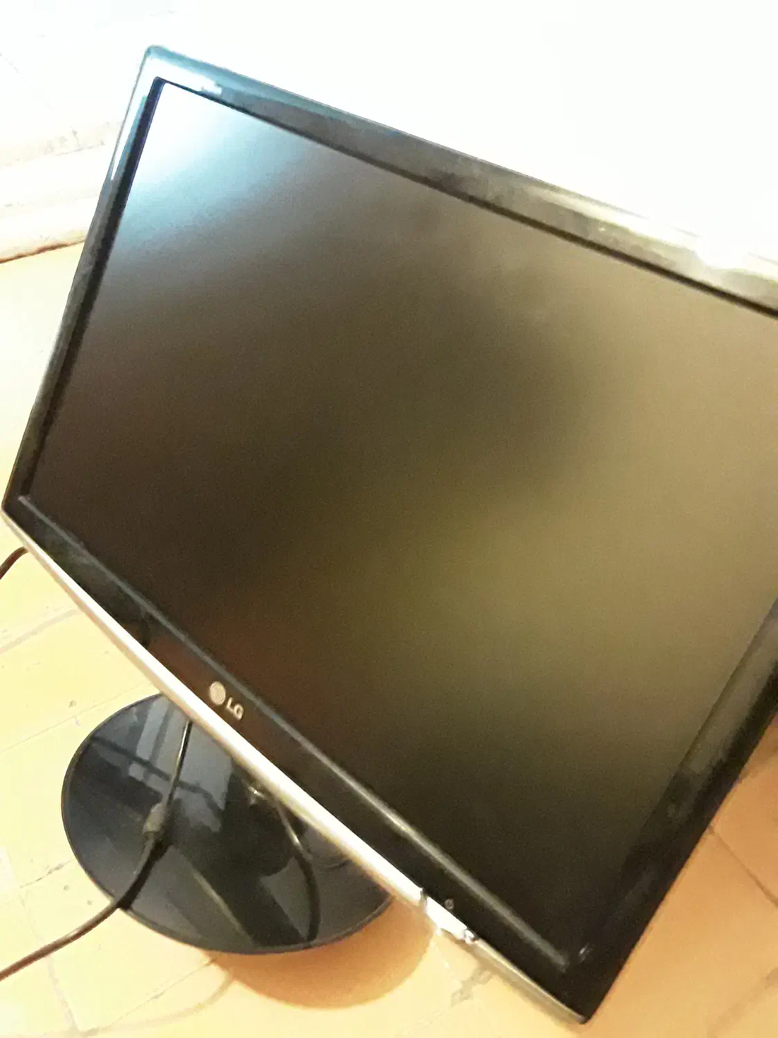 مانیتور ۲۰اینچ LG|قطعات و لوازم جانبی رایانه|قزوین, |دیوار