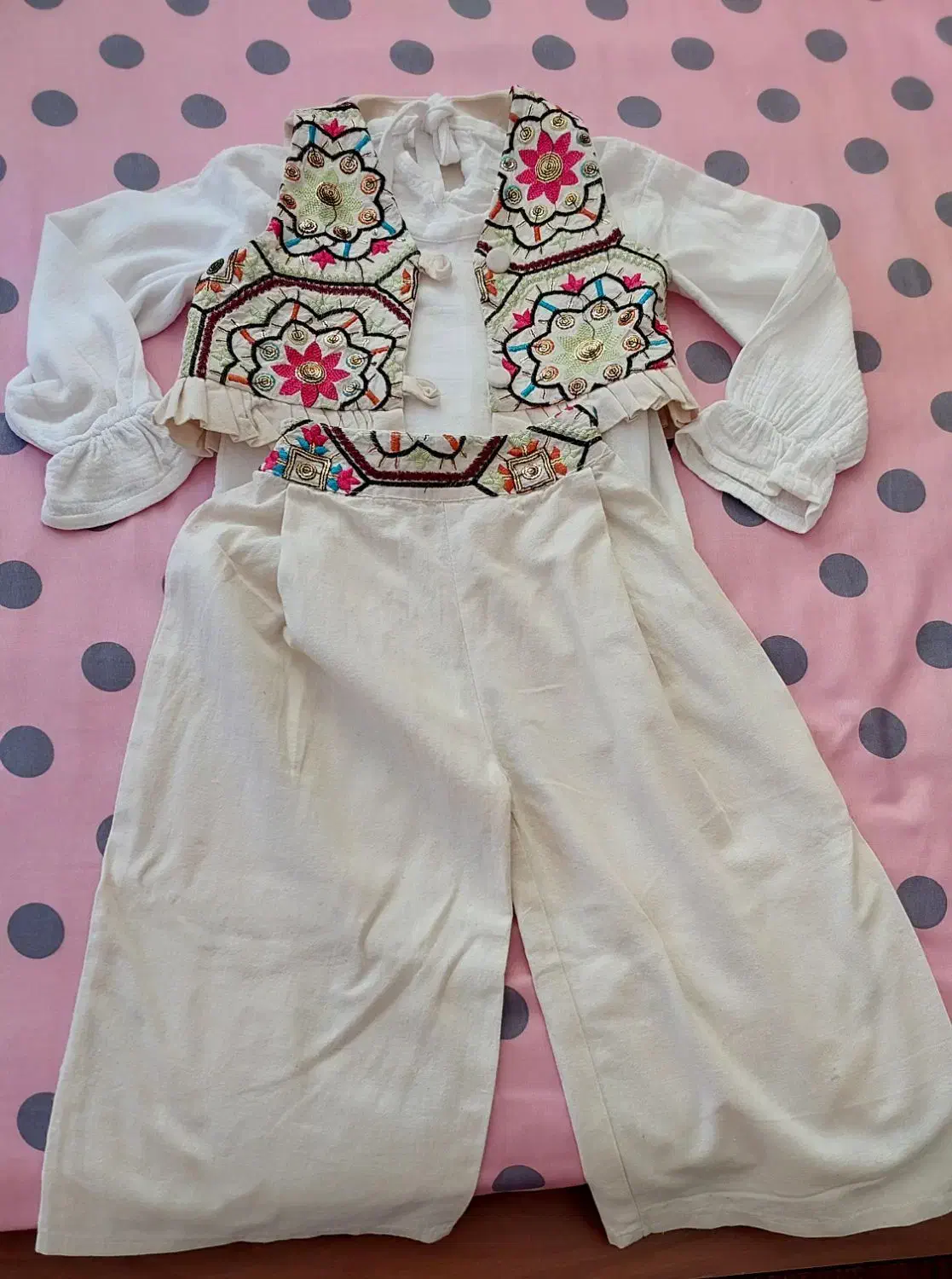 لباسه سه تیکه|کفش و لباس بچه|الوند, |دیوار