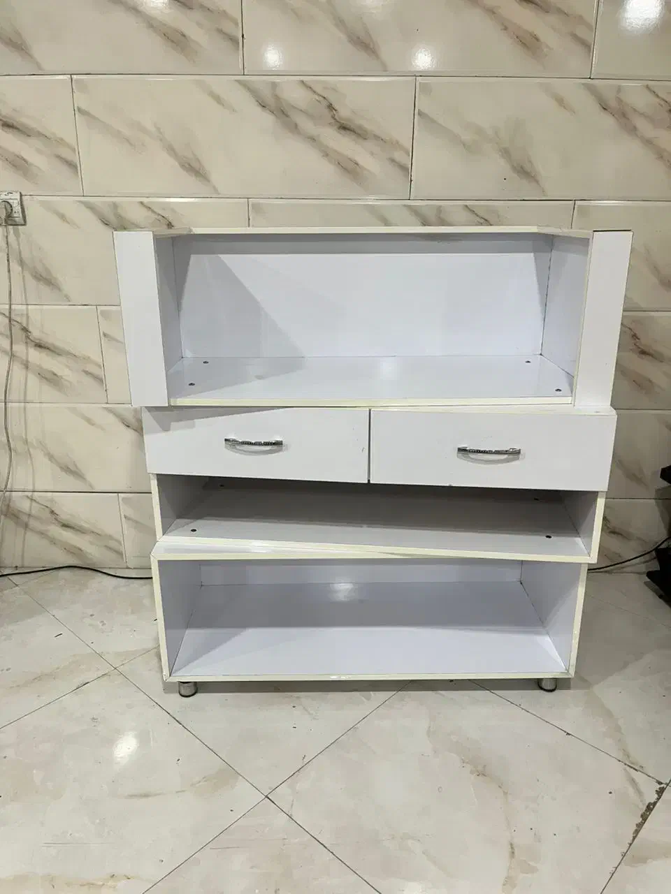 وسایل سالن زیبایی|آرایشگاه و سالن‌های زیبایی|ساوه, |دیوار