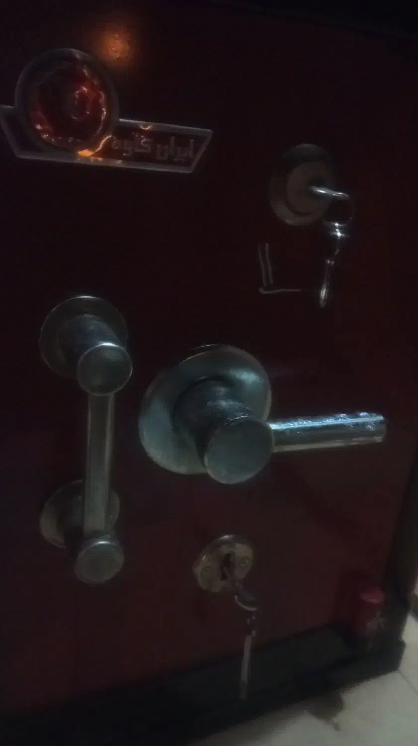 گاوصندوق|ابزارآلات|زرند, |دیوار