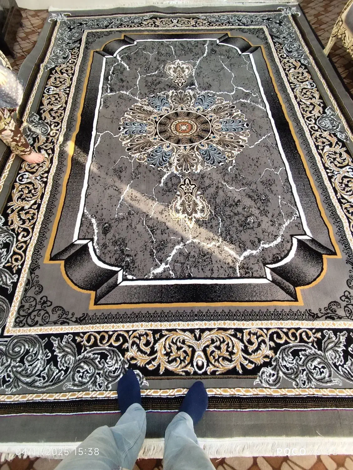 فرش سلطان اریایی|فرش|لاهیجان, قیام|دیوار