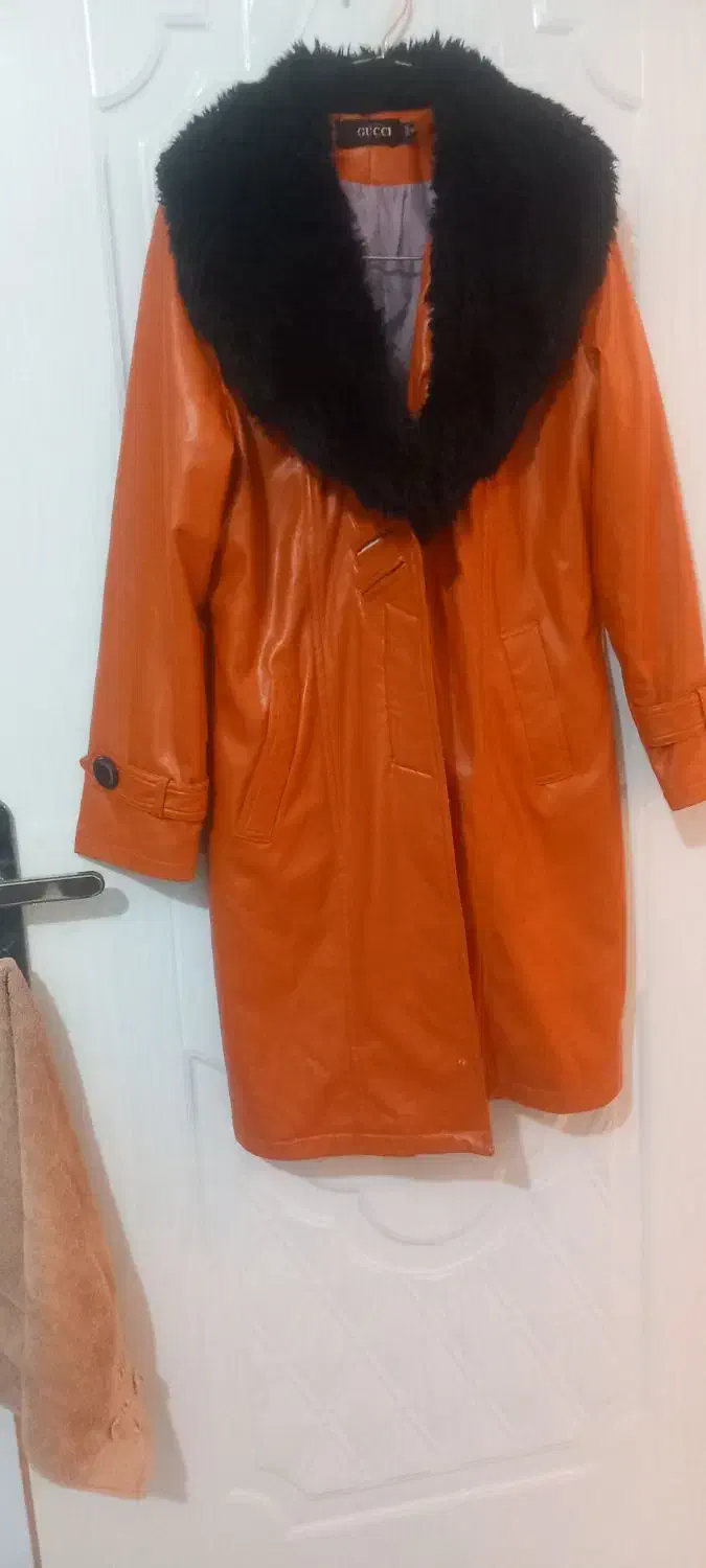 پالتوچرم|لباس|قروه, |دیوار