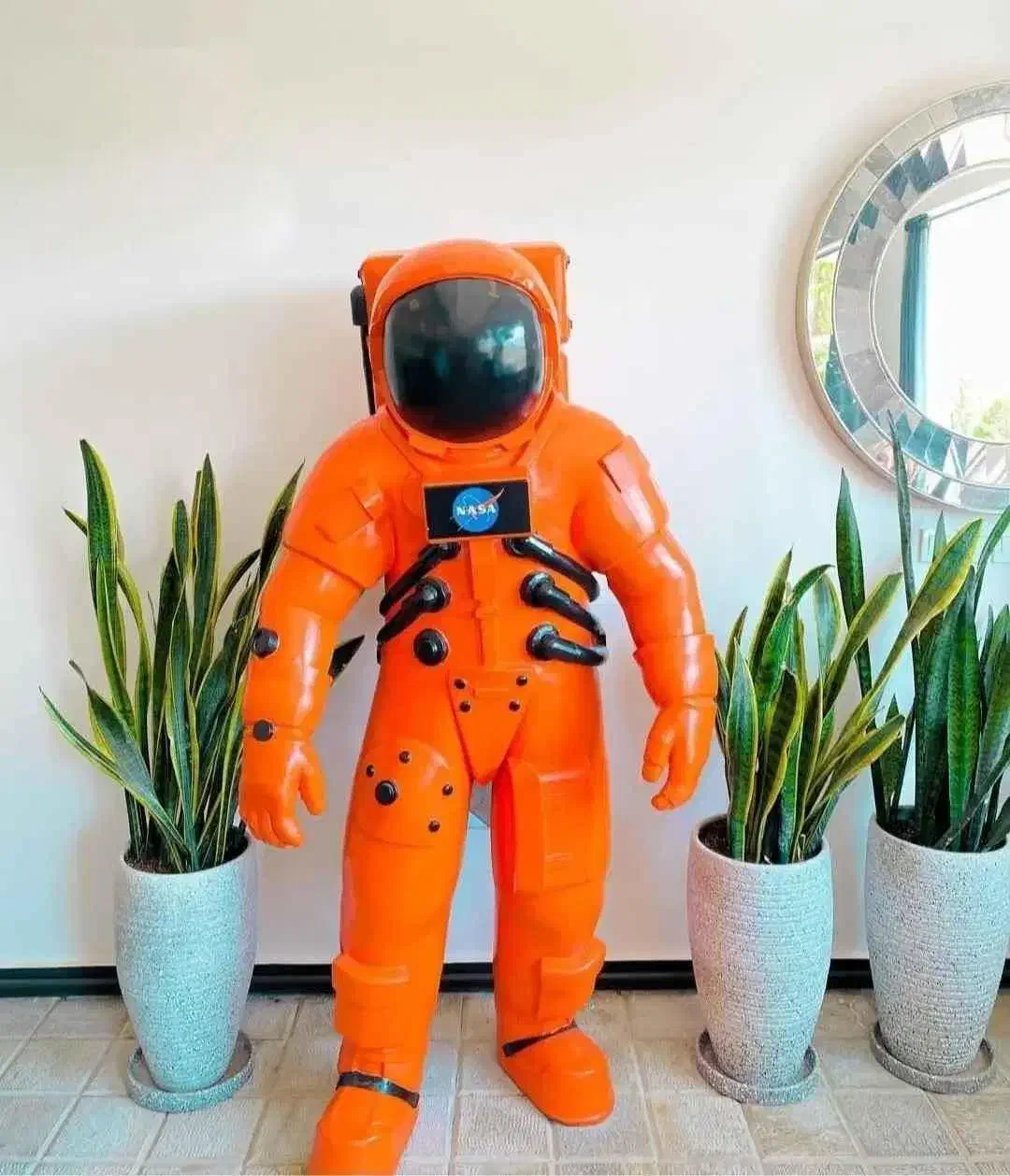 فروش مجسمه ایستاده فضا نورد|مجسمه، تندیس، ماکت|تهران, امانیه|دیوار