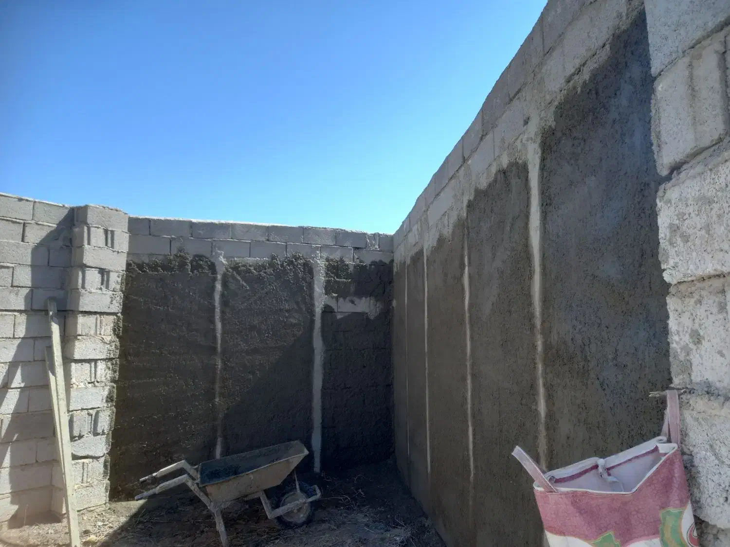 کاشی کاری وسیمان کاری و نرمه کشی و کارهای خرده|خدمات پیشه و مهارت|مرند, |دیوار