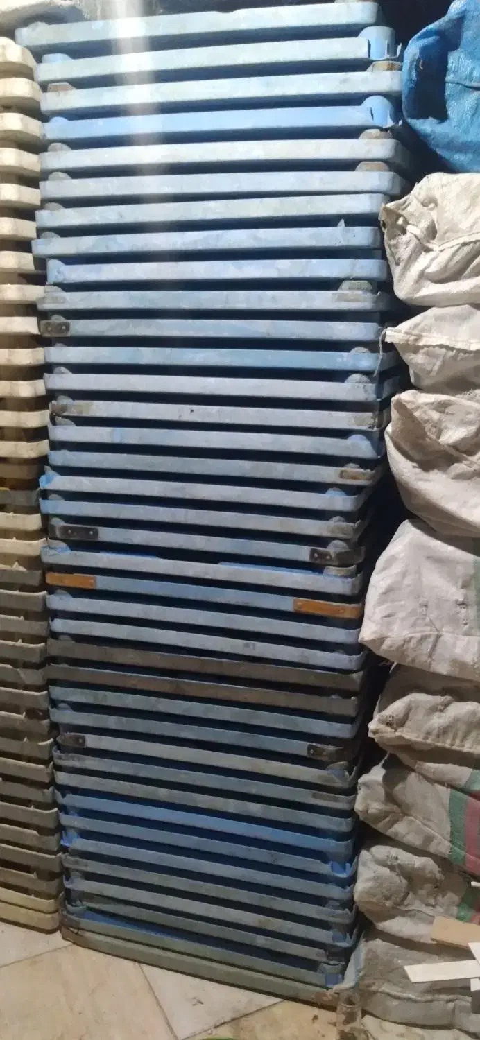 میز پلاستیکی|میز و صندلی غذاخوری|قائم‌شهر, |دیوار