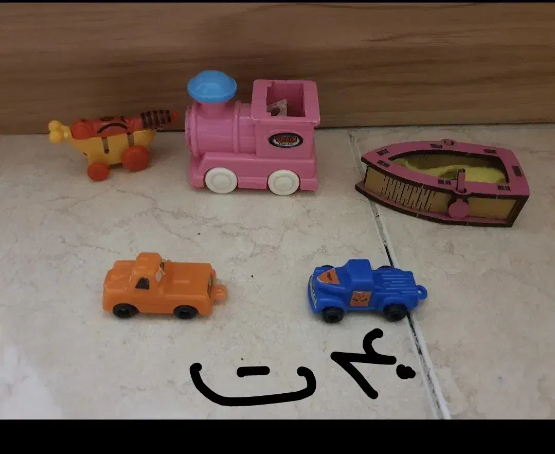 اسباب بازی|اسباب‌بازی بچه|شیراز, ریشمک|دیوار