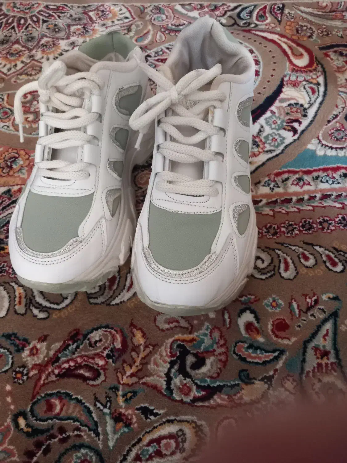 کفش اسپرت لژ دار|کیف، کفش، کمربند|کبودرآهنگ, |دیوار